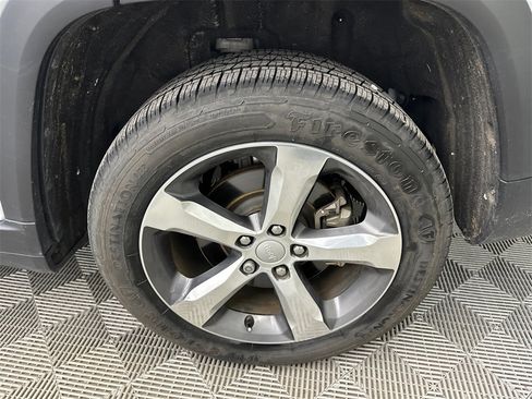 Used 2021 Jeep Grand Cherokee L Limited w/ Luxury Tech Group II image 23