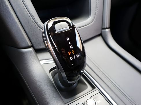 Used 2025 Cadillac XT6 Premium Luxury image 28