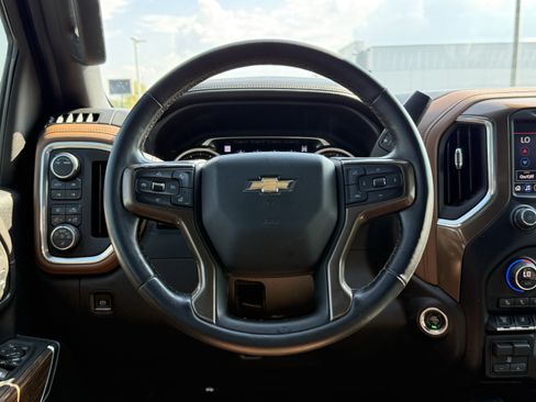Used 2021 Chevrolet Silverado 2500 High Country w/ Z71 Off-Road Package AWD/4WD image 18