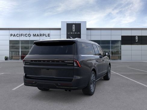 New 2026 Lincoln Navigator L Reserve AWD/4WD image 8