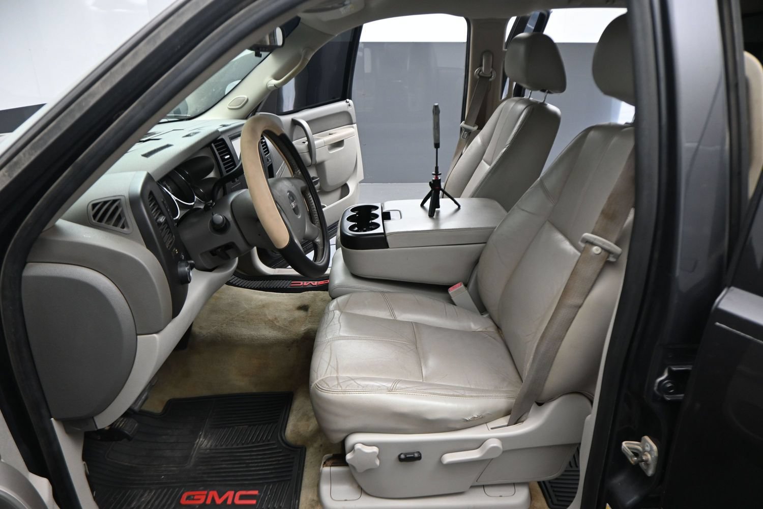 Used 2011 GMC Sierra 1500 SLE w/ Regional Value Package AWD/4WD image 5