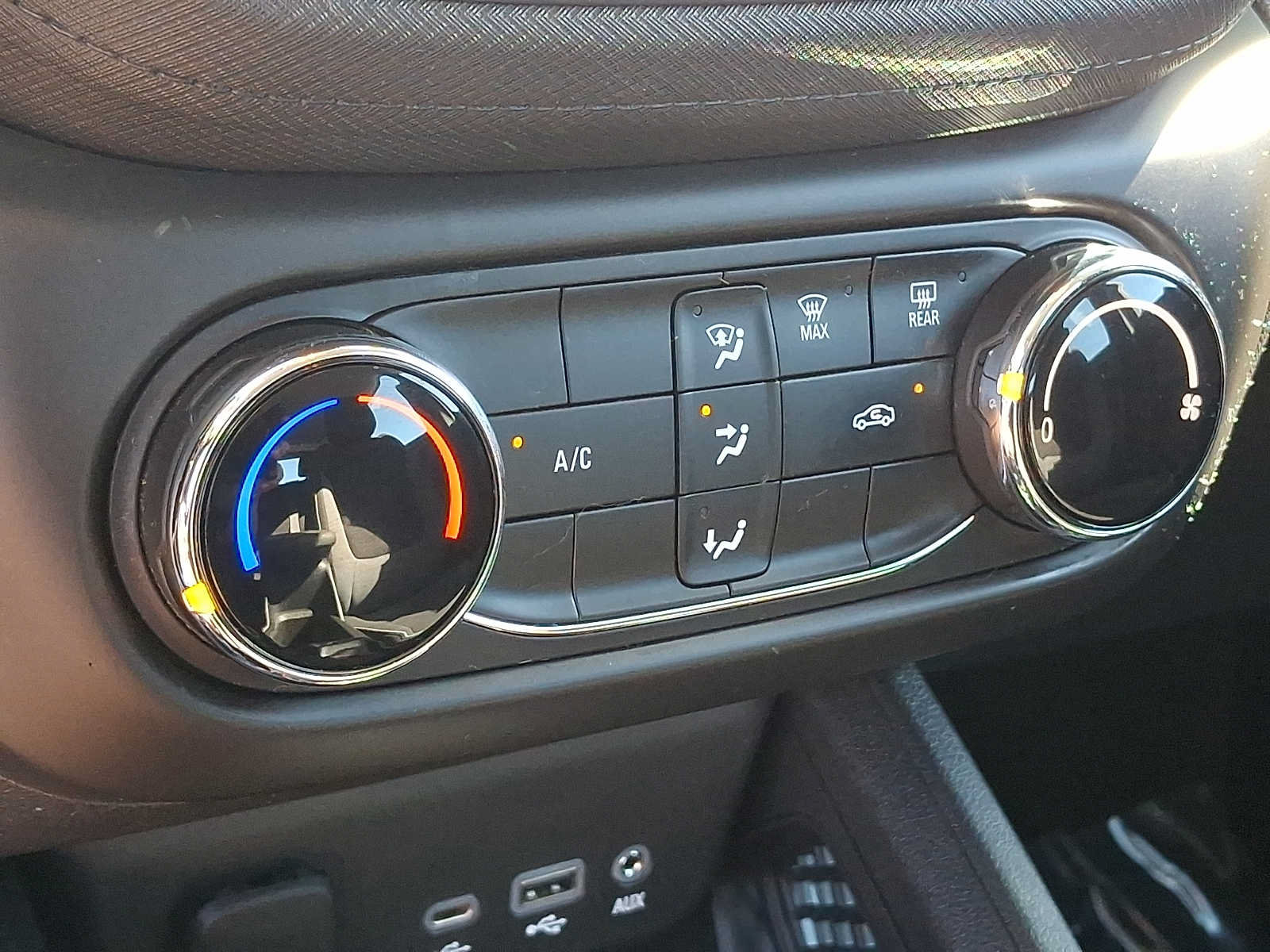 Used 2023 Chevrolet TrailBlazer LS AWD/4WD image 15