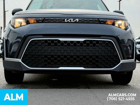 Used 2025 Kia Soul LX w/ LX Technology Package FWD image 6