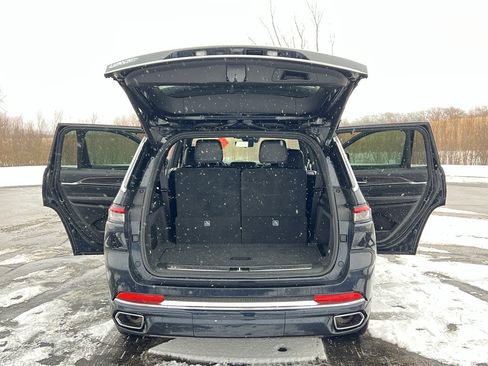 Used 2024 Jeep Grand Cherokee L Overland w/ Advanced Protech Group III image 44