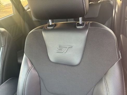 Used 2023 Ford Edge ST image 13