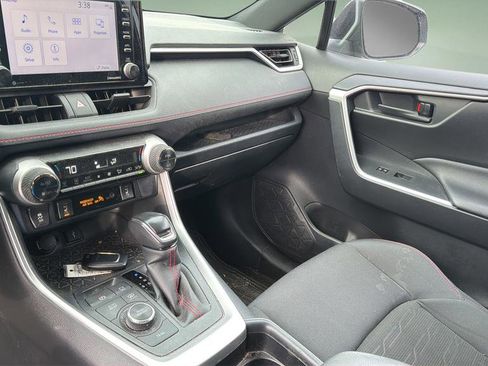 Used 2021 Toyota RAV4 SE w/ Weather & Moonroof Package image 19