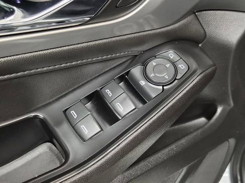 Used 2022 Chevrolet Traverse LT image 20