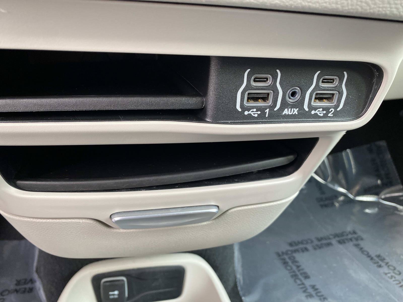 Used 2024 Chrysler Voyager LX FWD image 14