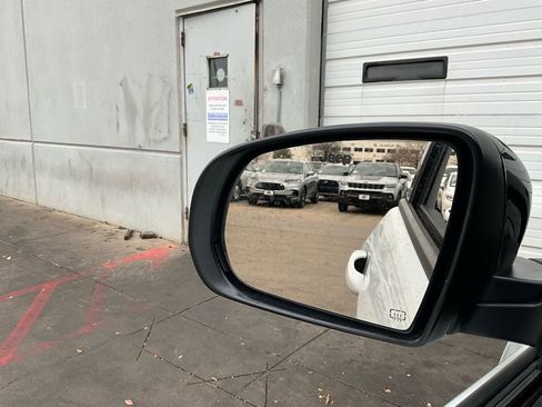 Used 2025 Jeep Compass Trailhawk w/ Trailer Tow Group image 18