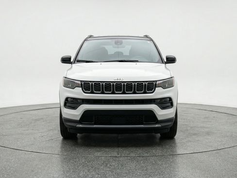 Used 2025 Jeep Compass Limited image 2