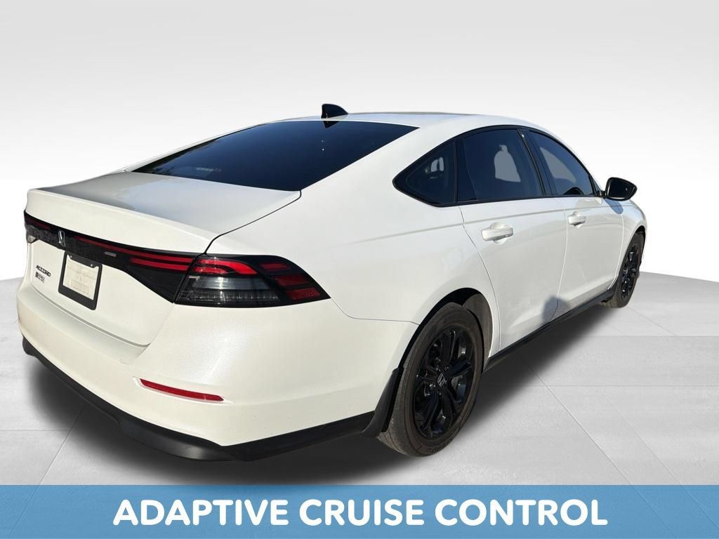 Used 2025 Honda Accord SE image 17