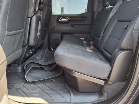 Used 2023 Chevrolet Silverado 1500 LT AWD/4WD image 16