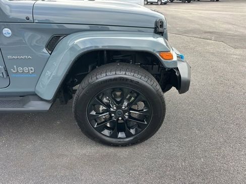 Used 2024 Jeep Wrangler Unlimited Sahara AWD/4WD image 24