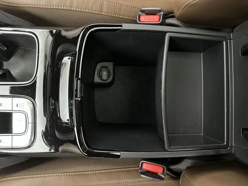 Used 2021 Kia Telluride SX w/ SX Prestige Package image 24