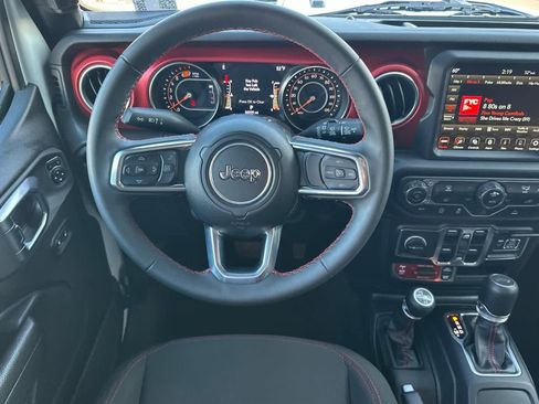 Used 2023 Jeep Wrangler Unlimited Rubicon image 14