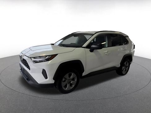 Used 2025 Toyota RAV4 LE image 10