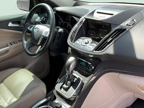 Used 2014 Ford Escape Titanium w/ Equipment Group 401A FWD image 12