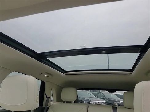 Certified 2022 Cadillac XT5 Premium Luxury image 21