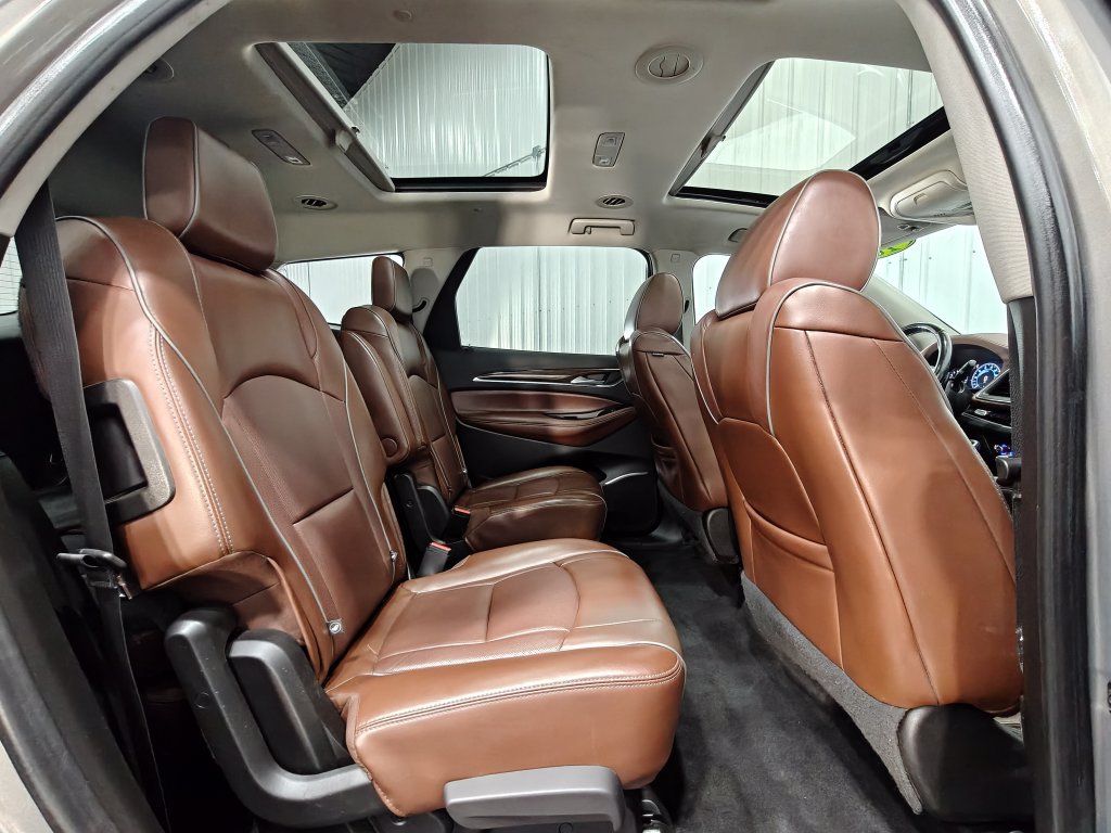 Used 2018 Buick Enclave Avenir w/ Avenir Technology Package AWD/4WD image 27