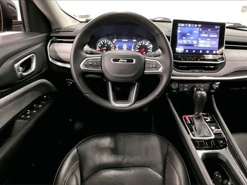 Used 2022 Jeep Compass Latitude image 5