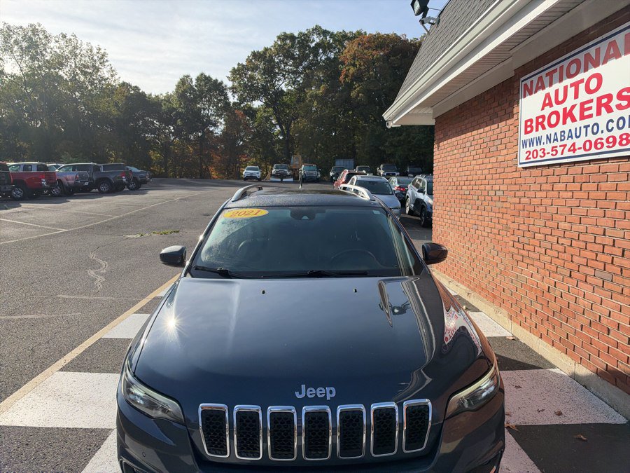 Used 2021 Jeep Cherokee Limited w/ Elite Package AWD/4WD image 7