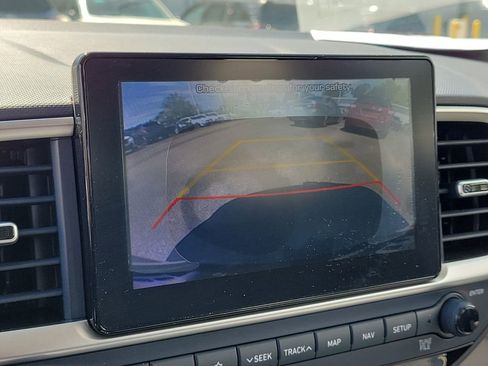 Used 2020 Hyundai Venue FWD image 20