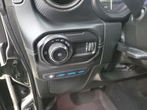 Used 2024 Jeep Wrangler Unlimited Rubicon 4xe w/ Convenience Group AWD/4WD image 28