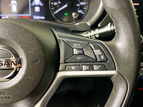 Used 2021 Nissan Kicks SV image 18