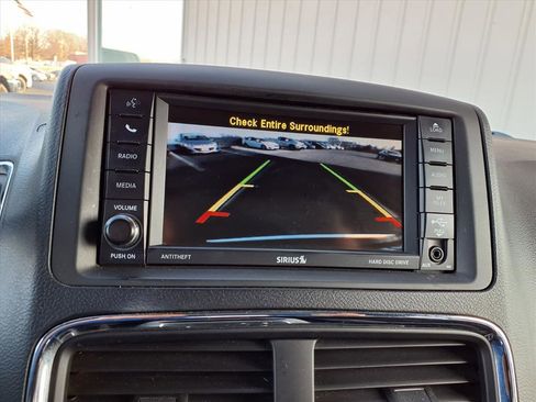 Used 2017 Dodge Grand Caravan SXT w/ Driver Convenience Group image 5