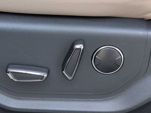 Used 2024 Ford Expedition Limited image 22