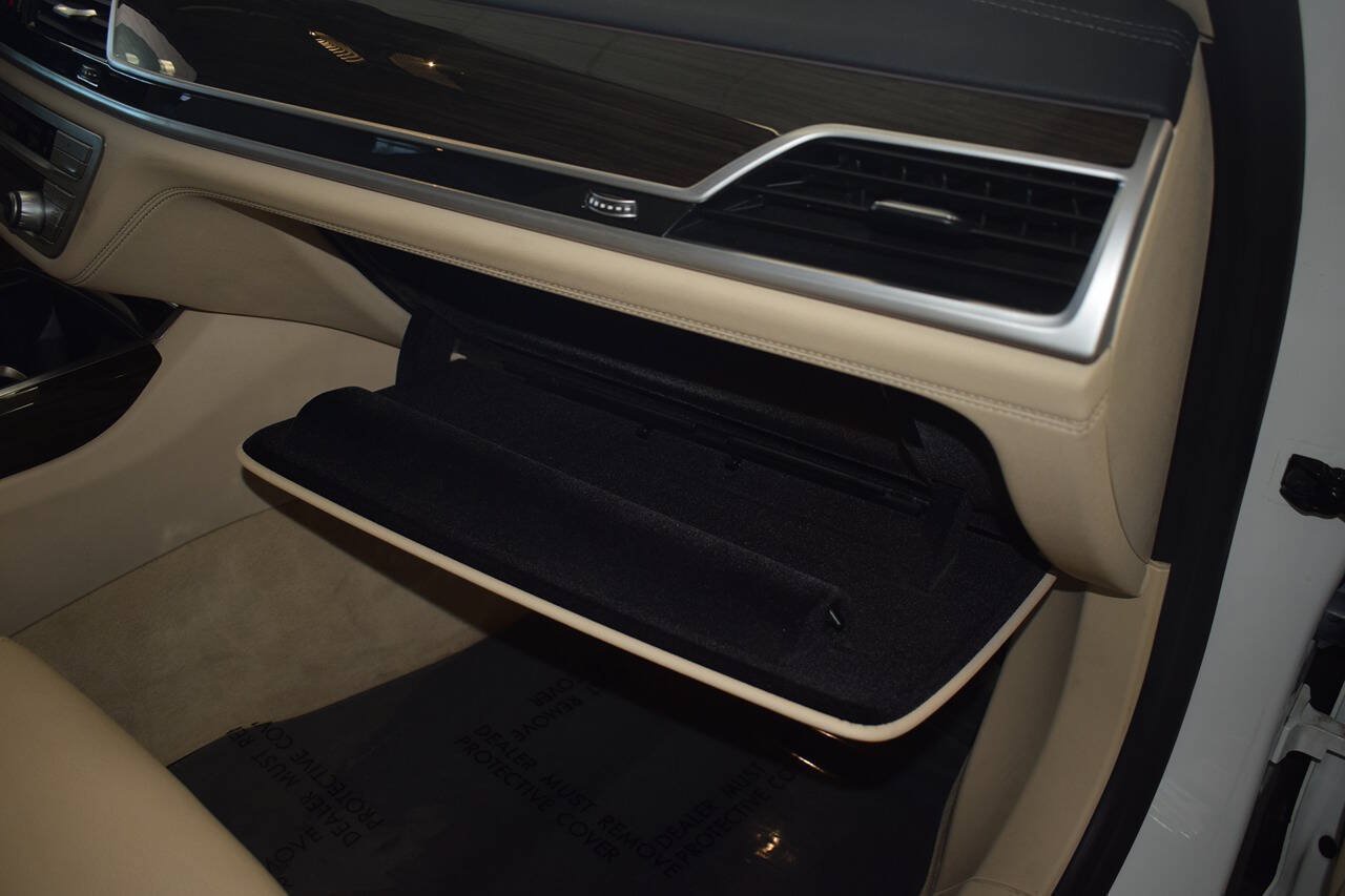 Used 2019 BMW 740i RWD image 19