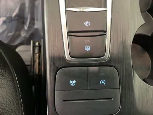 Used 2022 Ford Escape SEL image 26