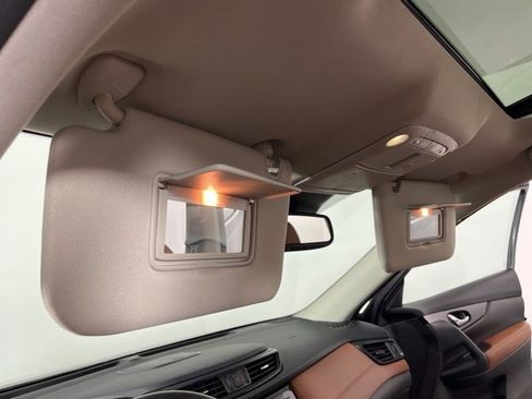 Used 2019 Nissan Rogue SL w/ Premium Package FWD image 32