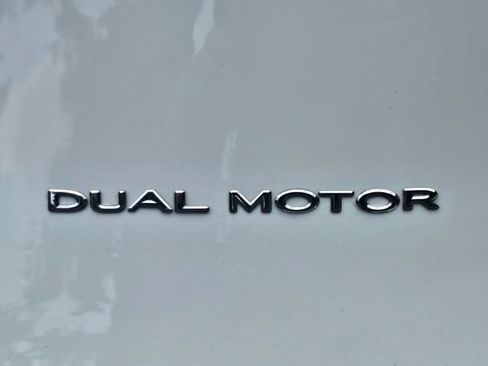 Used 2023 Tesla Model Y Long Range AWD/4WD image 31