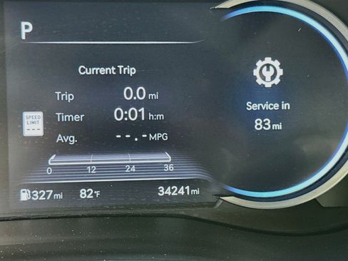 Used 2025 Genesis G70 2.5T RWD image 19