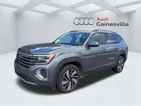 Used 2024 Volkswagen Atlas SE AWD/4WD image 14