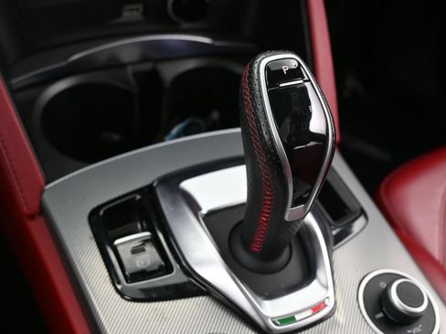 Used 2020 Alfa Romeo Stelvio Ti Sport w/ Quick Order Package 22S Sport AWD/4WD image 22
