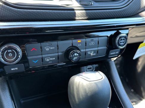 New 2026 Jeep Compass Latitude AWD/4WD image 27