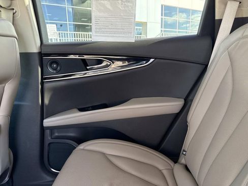 Used 2021 Lincoln Nautilus Reserve w/ Equipment Group 201A image 15