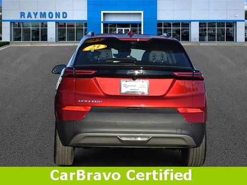 Certified 2023 Chevrolet Bolt EUV Premier w/ Sun & Sound Package image 4