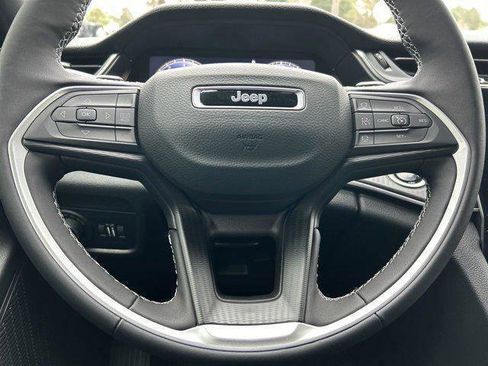 New 2025 Jeep Grand Cherokee L Laredo image 20