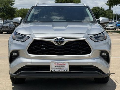 Used 2023 Toyota Highlander XLE FWD image 8