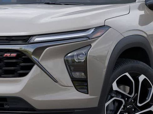 New 2026 Chevrolet Trax RS w/ Sunroof Package image 10