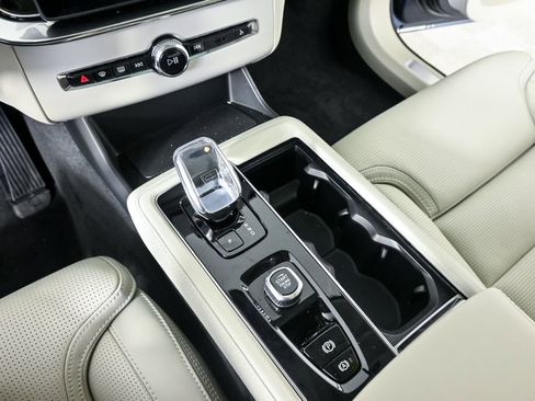 Certified 2026 Volvo XC90 B6 Ultra w/ Protection Package AWD/4WD image 19