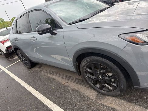 Used 2023 Honda HR-V Sport image 9