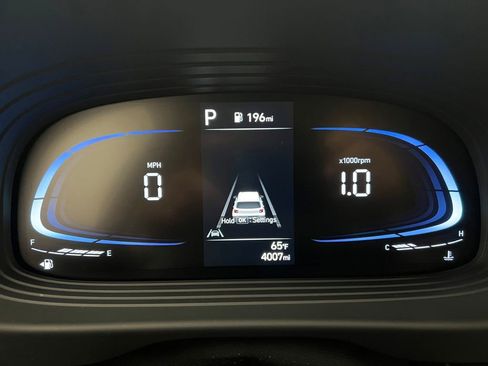 Used 2025 Hyundai Venue Limited image 16