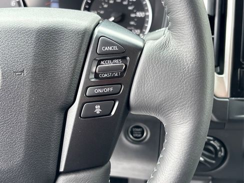 Used 2025 Nissan Frontier SV w/ SV Convenience Package image 23