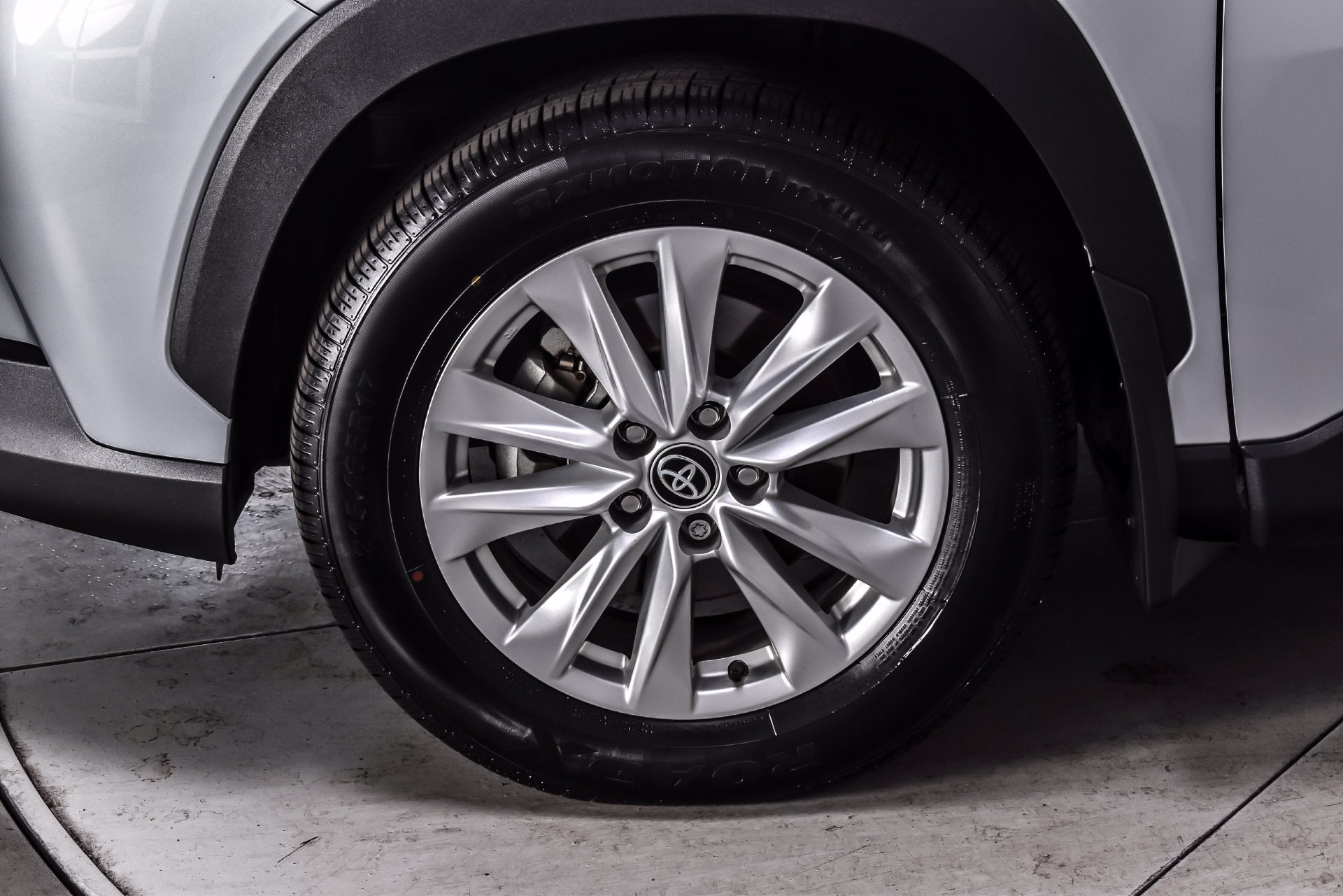Used 2024 Toyota Corolla Cross LE AWD/4WD image 9