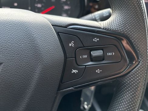 Used 2025 Chevrolet Trax LS w/ LS Convenience Package image 14