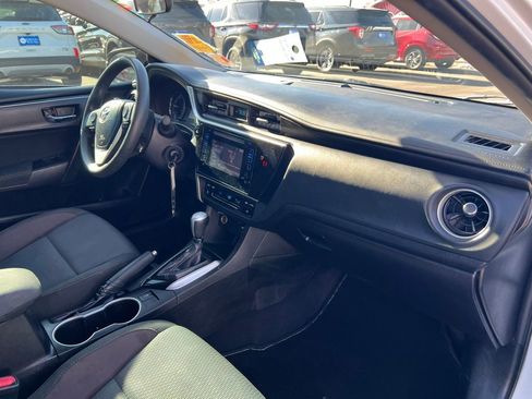 Used 2019 Toyota Corolla LE image 23